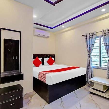 Oyo 86602 Hotel Dream Palace Калькутта Экстерьер фото