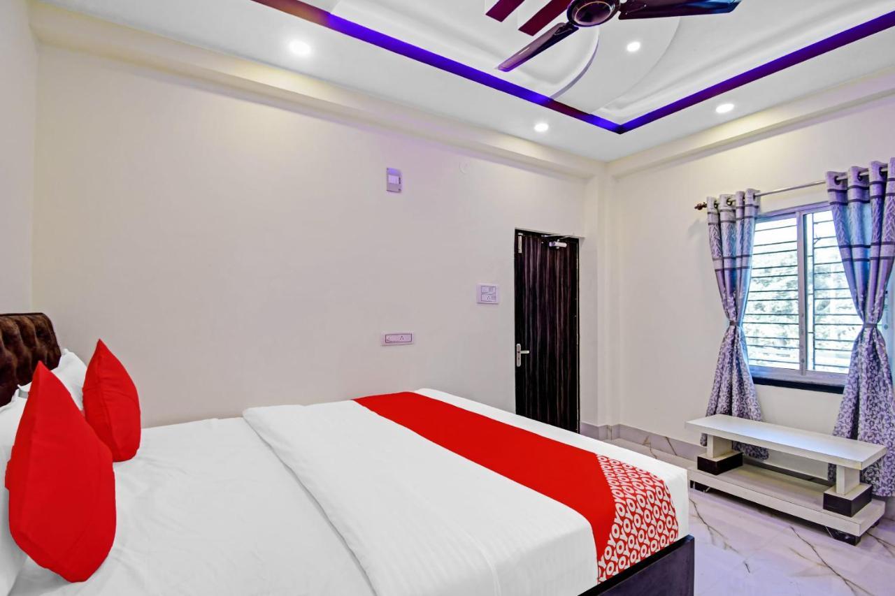 Oyo 86602 Hotel Dream Palace Калькутта Экстерьер фото