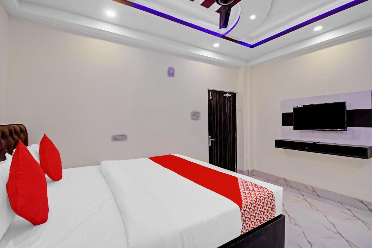 Oyo 86602 Hotel Dream Palace Калькутта Экстерьер фото