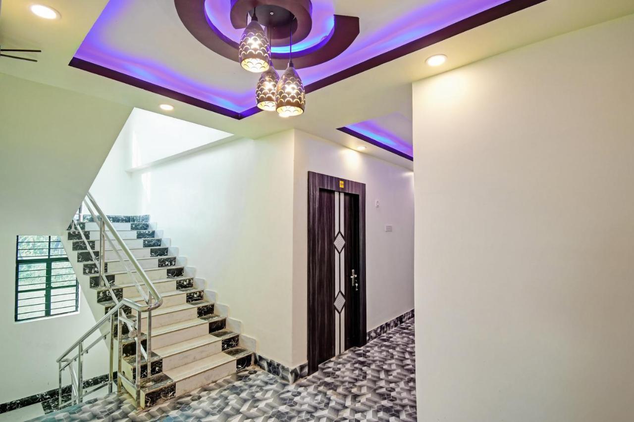 Oyo 86602 Hotel Dream Palace Калькутта Экстерьер фото