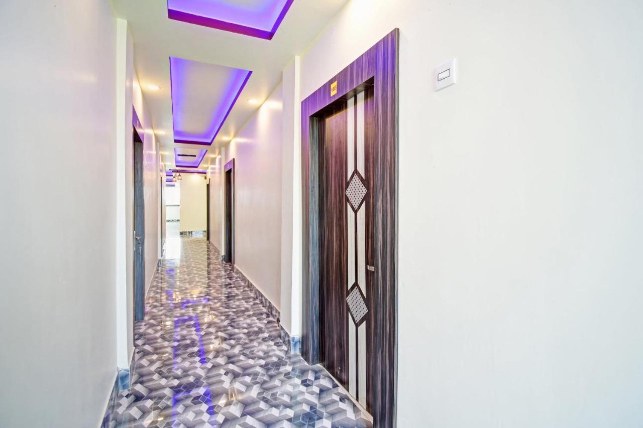 Oyo 86602 Hotel Dream Palace Калькутта Экстерьер фото